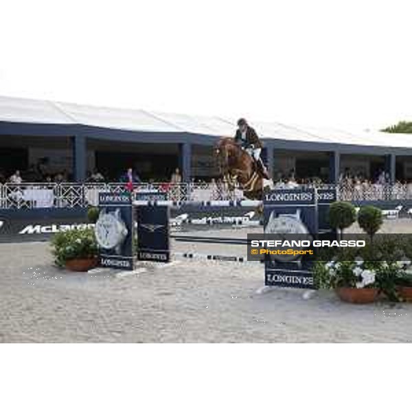 LGCT of St Tropez - Grand Prix - Simon Delestre (FRA) on Hermes Ryan - St Tropez, Ramatuelle Beach - 14 September 2019 - ph.Stefano Grasso/LGCT