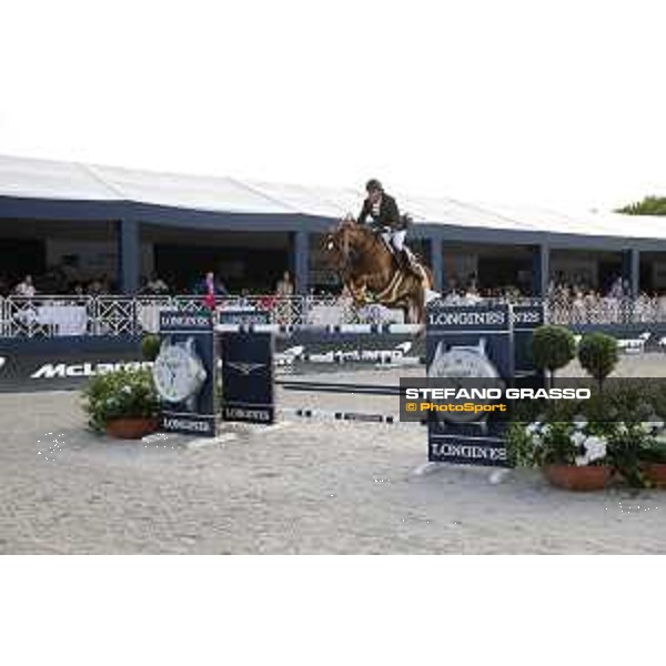 LGCT of St Tropez - Grand Prix - Simon Delestre (FRA) on Hermes Ryan - St Tropez, Ramatuelle Beach - 14 September 2019 - ph.Stefano Grasso/LGCT