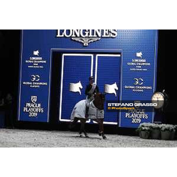 LGCT of Prague - LGCT Super Grand Prix Prize giving ceremony - Lap of honour for Ben Maher - Prague, O2 Arena - 24 November 2019 - ph.Stefano Grasso/LGCT