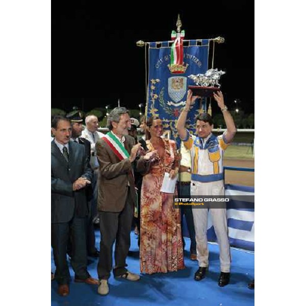 Giampaolo Minnucci stands the trophy after winning the Gran Premio Città di Montecatini Montecatini, 15th august 2009 ph. Stefano Grasso