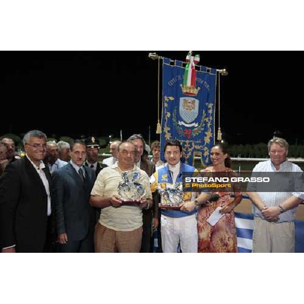 the winning connection of the Gran Premio Città di Montecatini stands with the trophies Montecatini, 15th august 2009 ph. Stefano Grasso