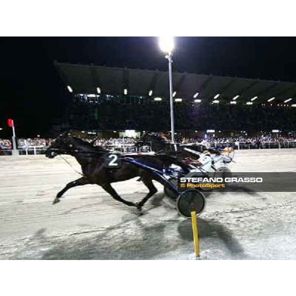 Roberto Vecchione wins with Algiers Hall the race off of the 75° Campionato Europeo beating Giampaolo Minnucci with Irina Cesena, 6th sept. 2009 ph. Stefano Grasso