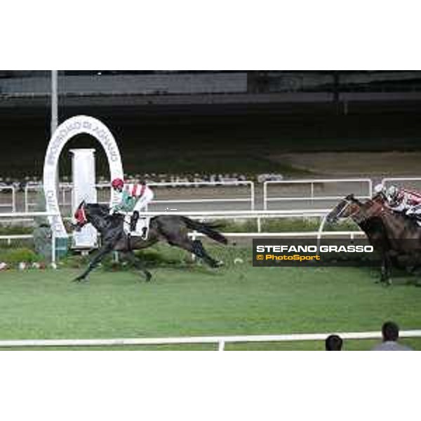 Salvatore Sulas on Bel Ami wins the Premio Mergellina Napoli Agnano,25th July 2020 Ph.Stefano Grasso/Ippodromi Partenopei srl