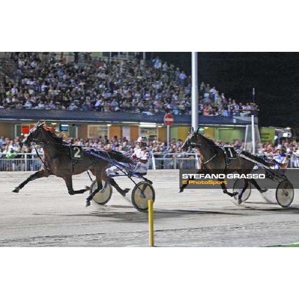 Roberto Vecchione leads with Algiers Hall the race off of the 75¡ Campionato Europeo. Giampaolo Minnucci second with Irina Cesena, 5th sept. 2009 ph. Stefano Grasso