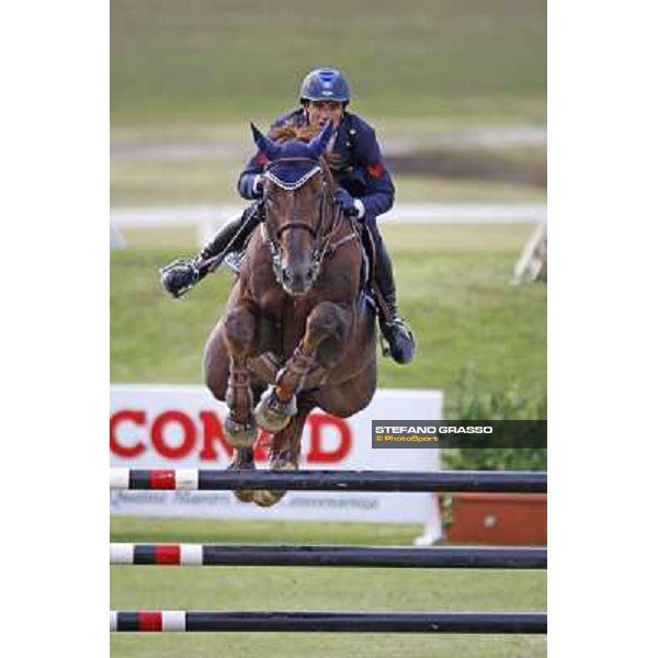 Emilio Bicocchi on Jeckerson Kapitol d\' Argonne leads after the 3rd round of Italian showjumping championship La Bagnaia, 18th sept. 2009 ph. Stefano Grasso