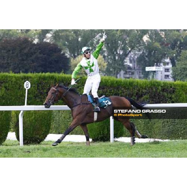 Raffaele Romano on Sharstar goes to win for the 2nd time the Gran Premio Merano Forst Merano Maia, 27th sept. 2009 ph. Stefano Grasso