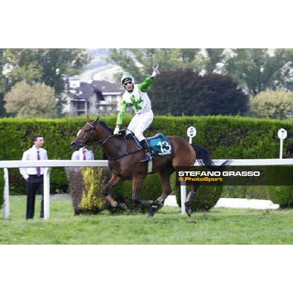 Raffaele Romano on Sharstar goes to win for the 3rd time the Gran Premio Merano Forst Merano Maia, 27th sept. 2009 ph. Stefano Grasso