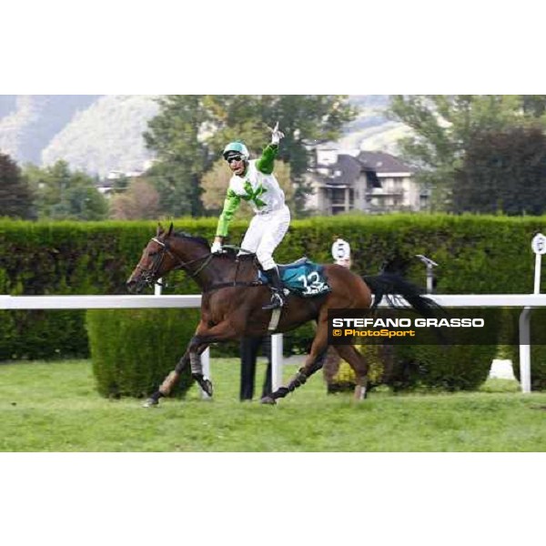 Raffaele Romano on Sharstar goes to win for the 3rd time the Gran Premio Merano Forst Merano Maia, 27th sept. 2009 ph. Stefano Grasso