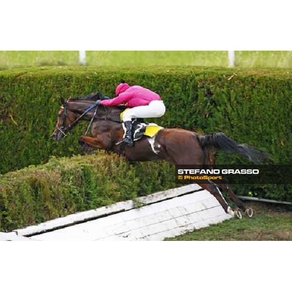 Jos Jousek on Super Faida jumps and goes to win the Premio Ettore Tagliabue Merano Maia, 27th sept. 2009 ph. Stefano Grasso
