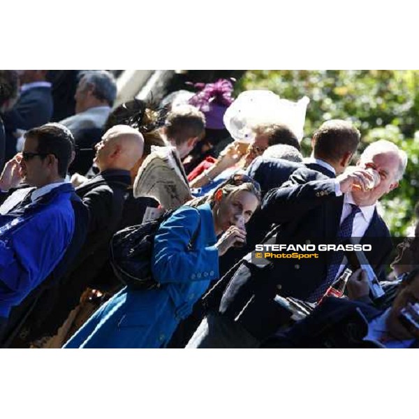 racegoers at Longchamp Paris Longchamp, 4th oct. 2009 ph. Stefano Grasso