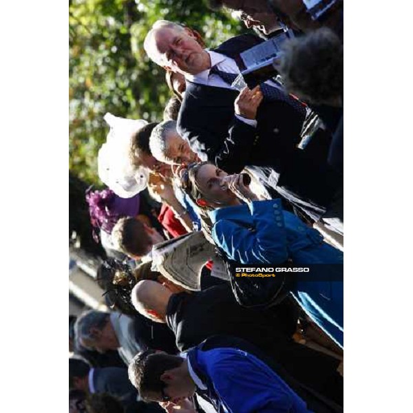 racegoers at Longchamp Paris Longchamp, 4th oct. 2009 ph. Stefano Grasso