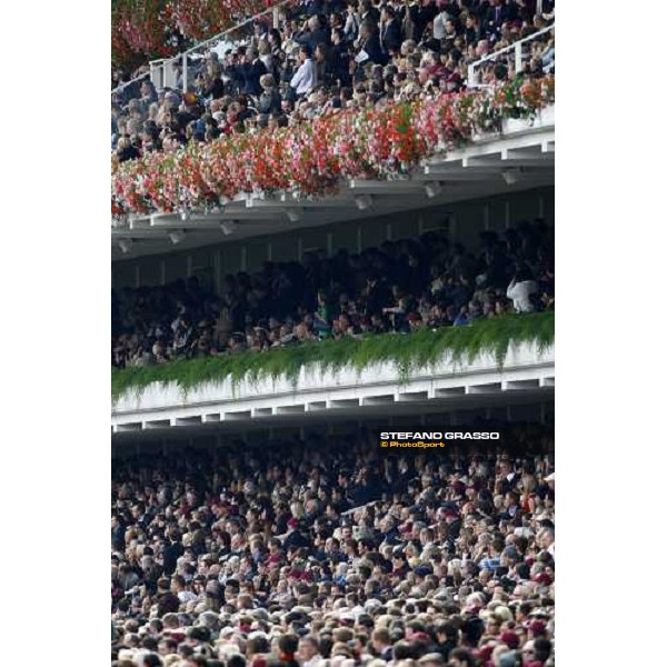 more than 50.000 racegoers attended at Longchamp Paris Longchamp, 4th oct. 2009 ph. Stefano Grasso