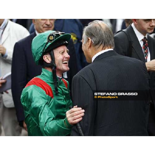 SA the Aga Khan congratulates with Mick Kinane after the triumph in the Qatar Prix du Cadran Paris Longchamp, 4th oct. 2009 ph. Stefano Grasso