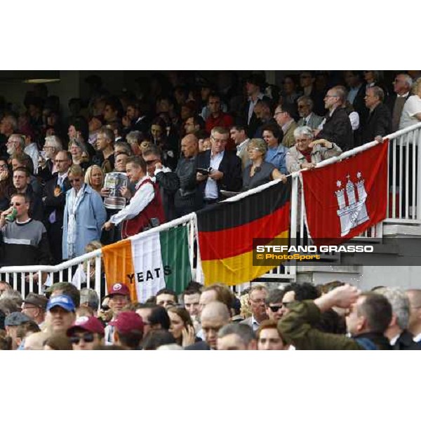 racegoers at Longchamp Paris Longchamp, 4th oct. 2009 ph. Stefano Grasso