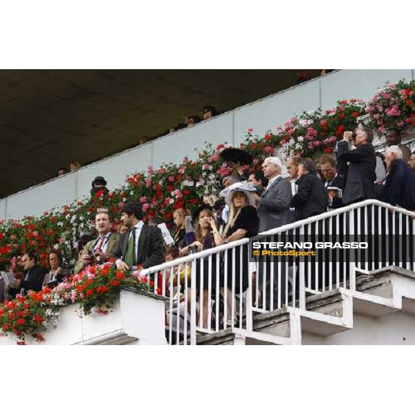 racegoers at Longchamp Paris Longchamp, 4th oct. 2009 ph. Stefano Grasso