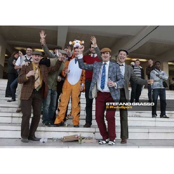 english racegoers at Longchamp Paris Longchamp, 3rd oct. 2009 ph. Stefano Grasso