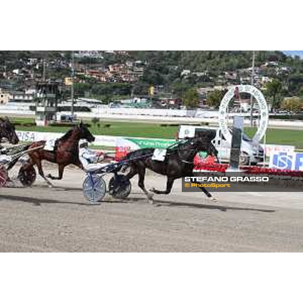 73° Gran Premio Lotteria the Race Roberto Vecchione and Zacon Gio win the 1st heat of Gran Premio Lotteria Agnano Napoli, 2 ottobre 2022 Ph.Stefano Grasso/ippodromi Partenopei