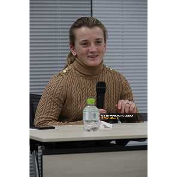 Japan Cup of Tokyo - - Tokyo, JRA Head Quarter Hollie Doyle meets the International Press - 25 November 2022 - ph.Stefano Grasso/Longines/Japan Cup
