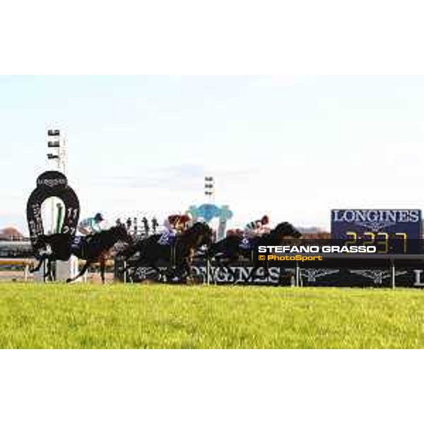 42nd Japan Cup 2022 - Tokyo, Fuchu racecourse - 27 November 2022 Ryan Moore on Vela Azul (6) wins the 42nd Japan Cup in association with Longines racing in Tokyo and Fuji San - ph.Stefano Grasso/Longines - 01SG0903.JPG