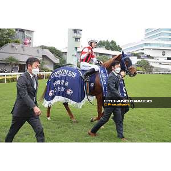 LHKIR 2022 - Hong Kong , Sha Tin racecourse Damien Lane on Win Marilyn wins the LONGINES Hong Kong Vase 2022 - ph.Stefano Grasso/Longines - 01SG1712.JPG