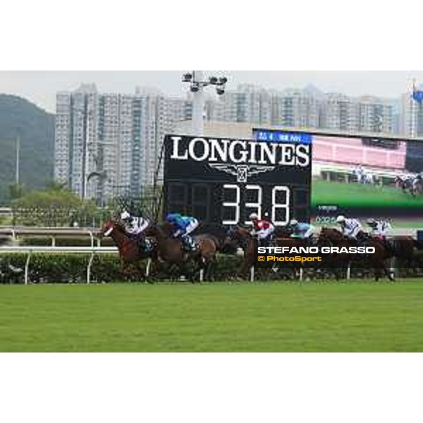 LHKIR 2022 - Hong Kong , Sha Tin racecourse Damien Lane on Win Marilyn wins the LONGINES Hong Kong Vase 2022 - ph.Stefano Grasso/Longines - 01SG6381.JPG