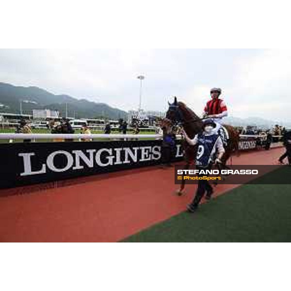 LHKIR 2022 - Hong Kong , Sha Tin racecourse Damien Lane on Win Marilyn wins the LONGINES Hong Kong Vase 2022 - ph.Stefano Grasso/Longines - 02SG9699.JPG