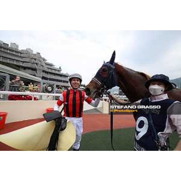 LHKIR 2022 - Hong Kong , Sha Tin racecourse Damien Lane on Win Marilyn wins the LONGINES Hong Kong Vase 2022 - ph.Stefano Grasso/Longines - 02SG9721.JPG