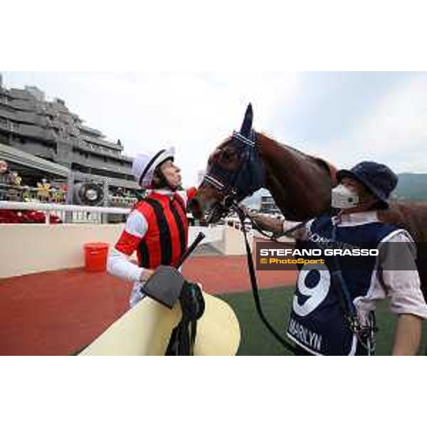 LHKIR 2022 - Hong Kong , Sha Tin racecourse Damien Lane on Win Marilyn wins the LONGINES Hong Kong Vase 2022 - ph.Stefano Grasso/Longines - 02SG9738.JPG