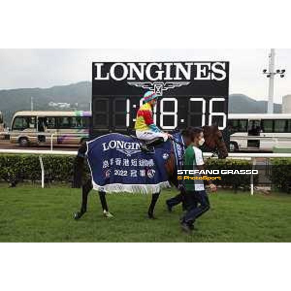 LHKIR 2022 - Hong Kong , Sha Tin racecourse Ryan Moore on Wellington wins the LONGINES Hong Kong Sprint 2022 - ph.Stefano Grasso/Longines - 01SG1846.JPG