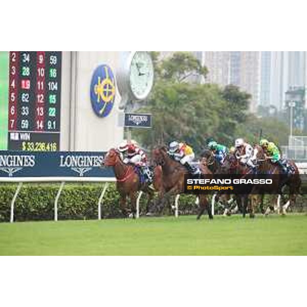 LHKIR 2022 - Hong Kong , Sha Tin racecourse Ryan Moore on Wellington wins the LONGINES Hong Kong Sprint 2022 - ph.Stefano Grasso/Longines - 01SG7078.JPG