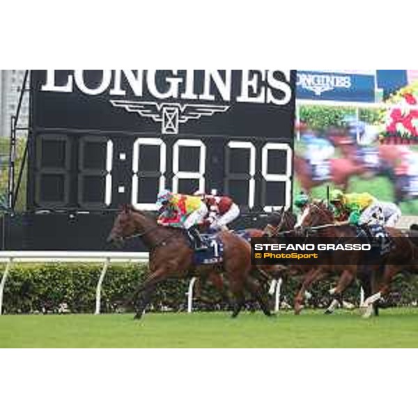 LHKIR 2022 - Hong Kong , Sha Tin racecourse Ryan Moore on Wellington wins the LONGINES Hong Kong Sprint 2022 - ph.Stefano Grasso/Longines - 01SG7103.JPG