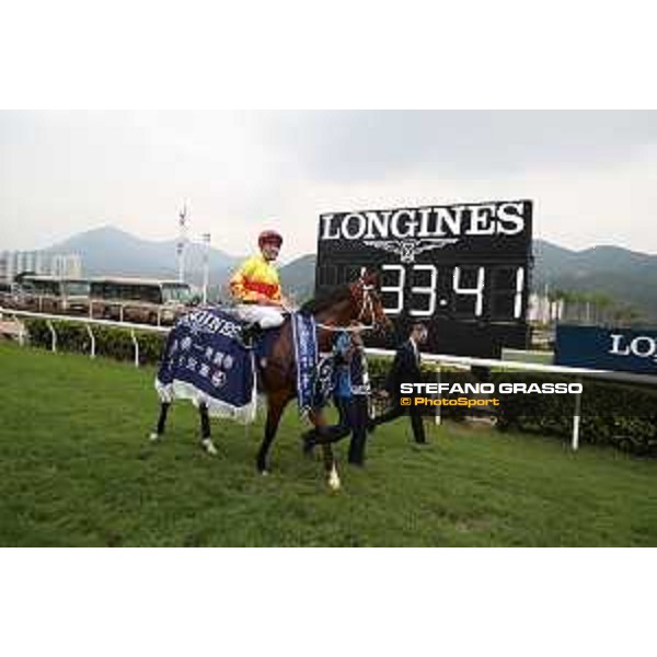 LHKIR 2022 - Hong Kong , Sha Tin racecourse Zac Purton obn California Spangle wins the LONGINES Hong Kong Mile 2022 - ph.Stefano Grasso/Longines - 01SG1977.JPG