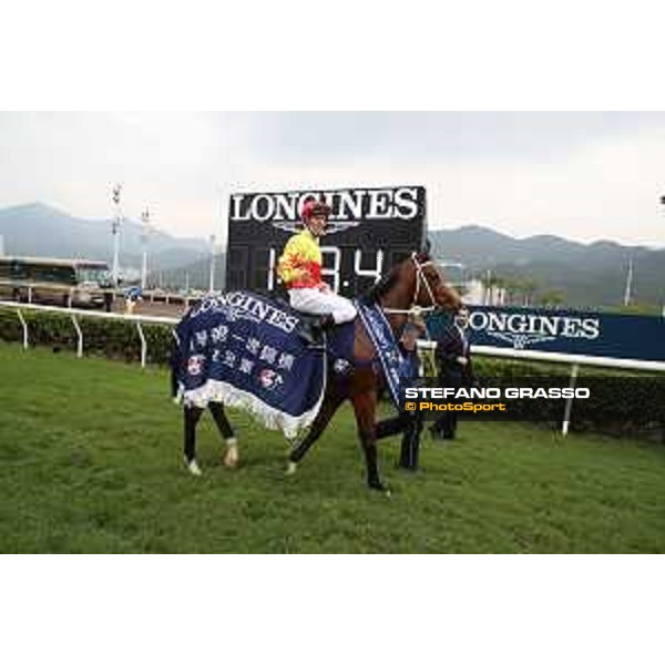 LHKIR 2022 - Hong Kong , Sha Tin racecourse Zac Purton obn California Spangle wins the LONGINES Hong Kong Mile 2022 - ph.Stefano Grasso/Longines - 01SG1998.JPG