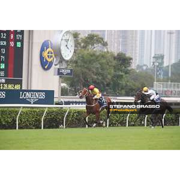 LHKIR 2022 - Hong Kong , Sha Tin racecourse Zac Purton obn California Spangle wins the LONGINES Hong Kong Mile 2022 - ph.Stefano Grasso/Longines - 01SG7797.JPG
