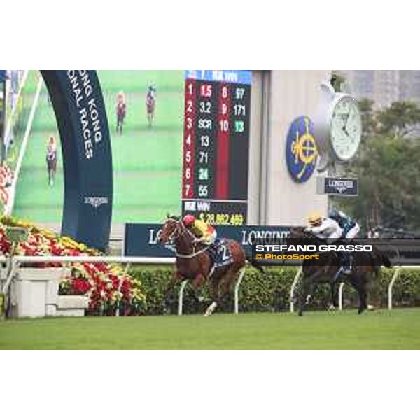 LHKIR 2022 - Hong Kong , Sha Tin racecourse Zac Purton obn California Spangle wins the LONGINES Hong Kong Mile 2022 - ph.Stefano Grasso/Longines - 01SG7804.JPG