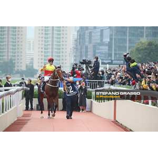 LHKIR 2022 - Hong Kong , Sha Tin racecourse Zac Purton obn California Spangle wins the LONGINES Hong Kong Mile 2022 - ph.Stefano Grasso/Longines - 01SG7926.JPG