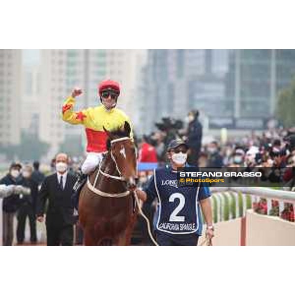 LHKIR 2022 - Hong Kong , Sha Tin racecourse Zac Purton obn California Spangle wins the LONGINES Hong Kong Mile 2022 - ph.Stefano Grasso/Longines - 01SG7965.JPG