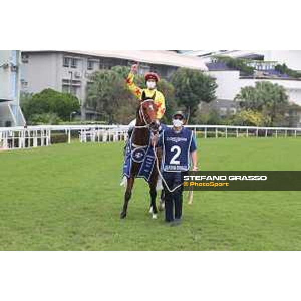 LHKIR 2022 - Hong Kong , Sha Tin racecourse Zac Purton obn California Spangle wins the LONGINES Hong Kong Mile 2022 - ph.Stefano Grasso/Longines - 01SG8056.JPG
