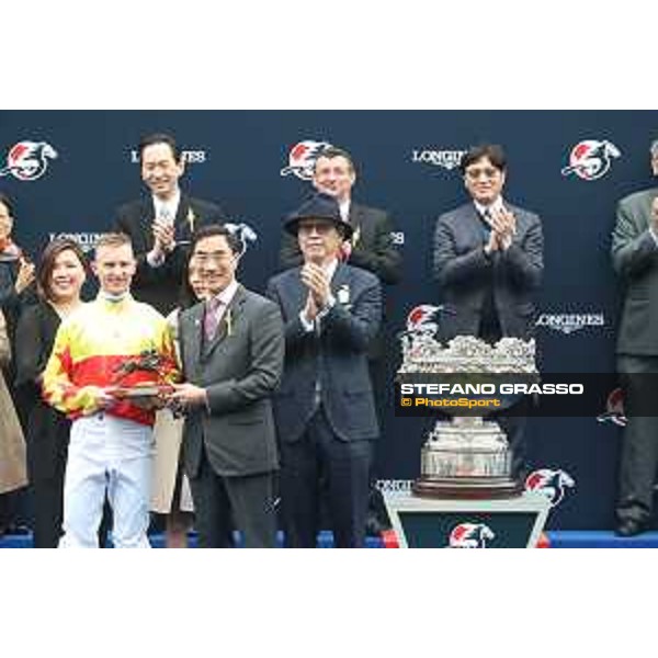 LHKIR 2022 - Hong Kong , Sha Tin racecourse Zac Purton obn California Spangle wins the LONGINES Hong Kong Mile 2022 - ph.Stefano Grasso/Longines - 01SG8158.JPG