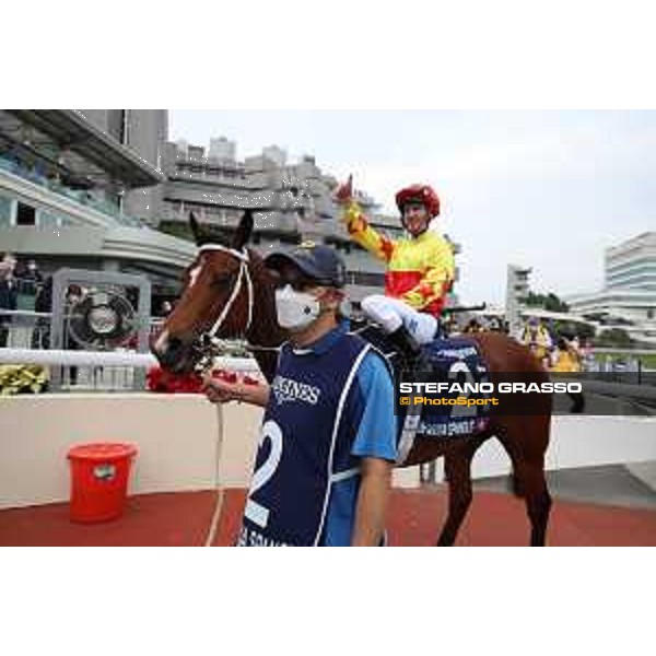LHKIR 2022 - Hong Kong , Sha Tin racecourse Zac Purton obn California Spangle wins the LONGINES Hong Kong Mile 2022 - ph.Stefano Grasso/Longines - 02SG9908.JPG