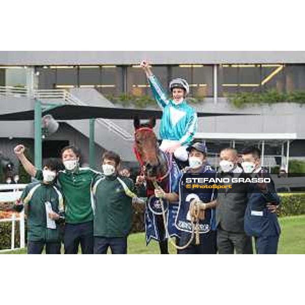 LHKIR 2022 - Hong Kong , Sha Tin racecourse James McDonald, Longines World\'s Best Jockey 2022, wins on Romantic Warrior the LONGINES Hong Kong Cup 2022 - ph.Stefano Grasso/Longines - 01SG8665.JPG