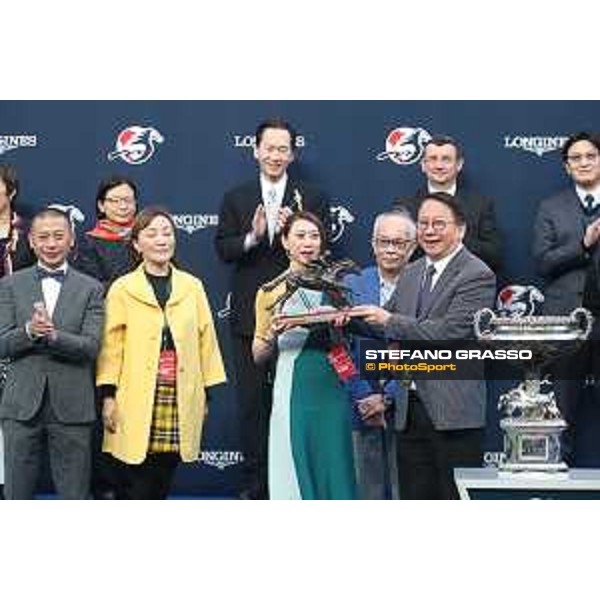 LHKIR 2022 - Hong Kong , Sha Tin racecourse James McDonald, Longines World\'s Best Jockey 2022, wins on Romantic Warrior the LONGINES Hong Kong Cup 2022 - ph.Stefano Grasso/Longines - 01SG8747.JPG