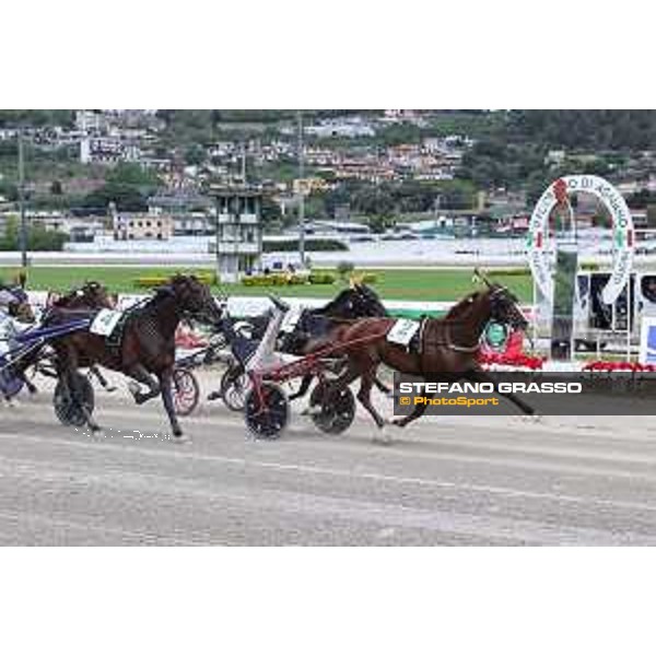 74° Gran Premio Lotteria di Agnano Vernissage Grif - Alessandro Gocciadoro winners of 74° Gran Premio Lotteria di Agnano Napoli, Agnano 01/05/2023 ph.Stefano Grasso/Ippodromi di Agnano