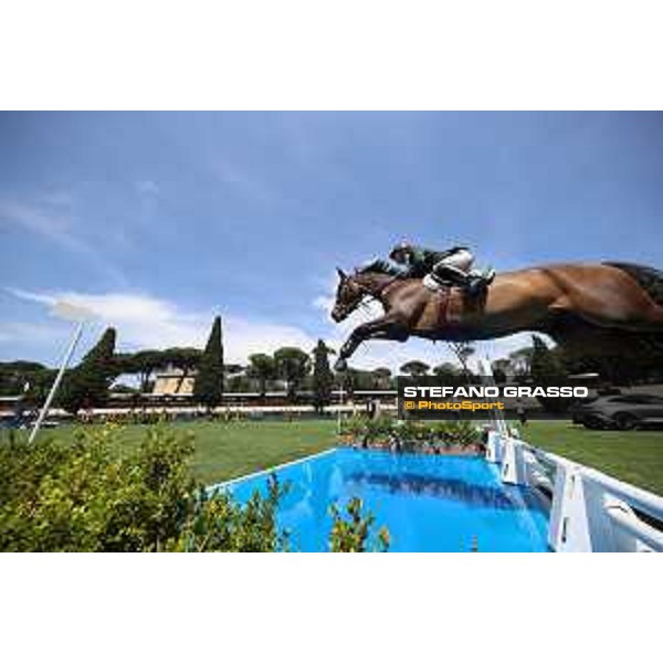 CSIO Piazza di Siena of Roma - - Roma, Villa Borghese - 26 May 2023 - ph.Stefano Grasso/Loro Piana Michael Pender from IRL on Hhs Calais