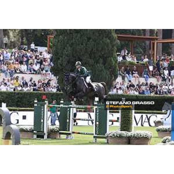 CSIO Piazza di Siena of Roma - - Roma, Villa Borghese - 26 May 2023 - ph.Stefano Grasso/Loro Piana Denis Lynch from IRL on Vistogrand