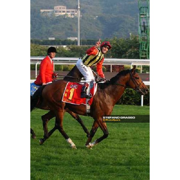 Frankie Dettori on Falbrav Sha Tin 14-12-03 ph. Stefano Grasso