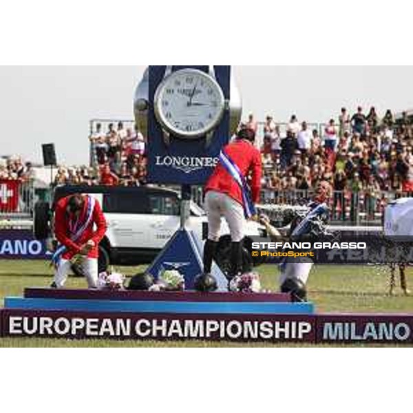 FEI Jumping European Championship Milano 2023 - Milano, San Siro galopp racecourse - 3 September 2023 - ph.Stefano Grasso Champagne celebration - Steve Guerdat, Philipp Weishaupt and Julien Epaillard