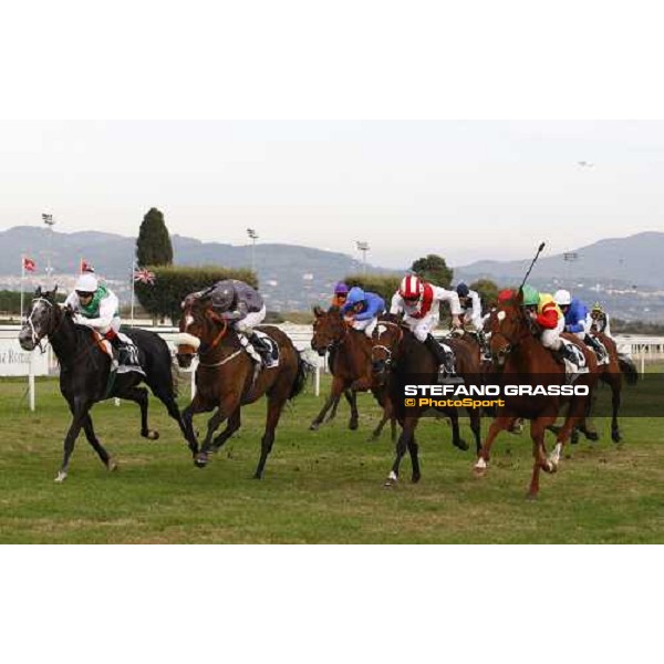 at right Alan Munro on Eva\'s Request lands the Premio Lydia Tesio Shadwell beating Night Magic , Les Fazzani and Nashmiah Rome Capanannelle, 25th oct. 2009 Ph.Stefano Grasso