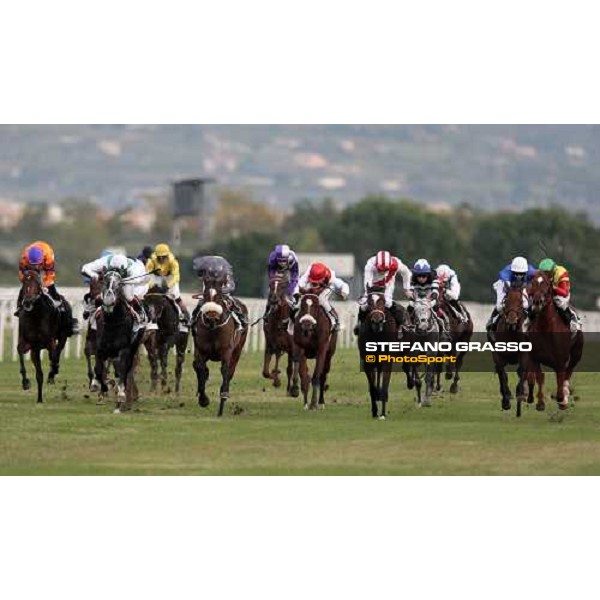 the last 100 meters of Premio Lydia Tesio Shadwell - from right Eva\'s Request, winner, Nashmiah (4¡), Les Fazzani (3¡) and Night Magic (2¡) Rome Capanannelle, 25th oct. 2009 Ph.Stefano Grasso