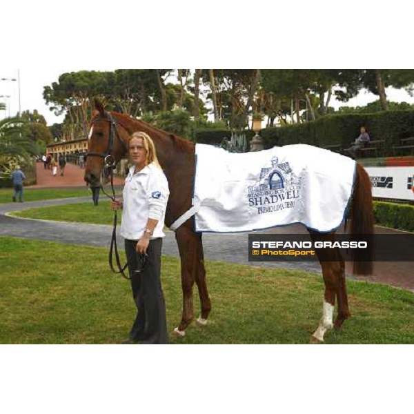Eva\'s Request stands with her groom after winning the Premio Lydia Tesio Shadwell Rome Capanannelle, 25th oct. 2009 Ph.Stefano Grasso